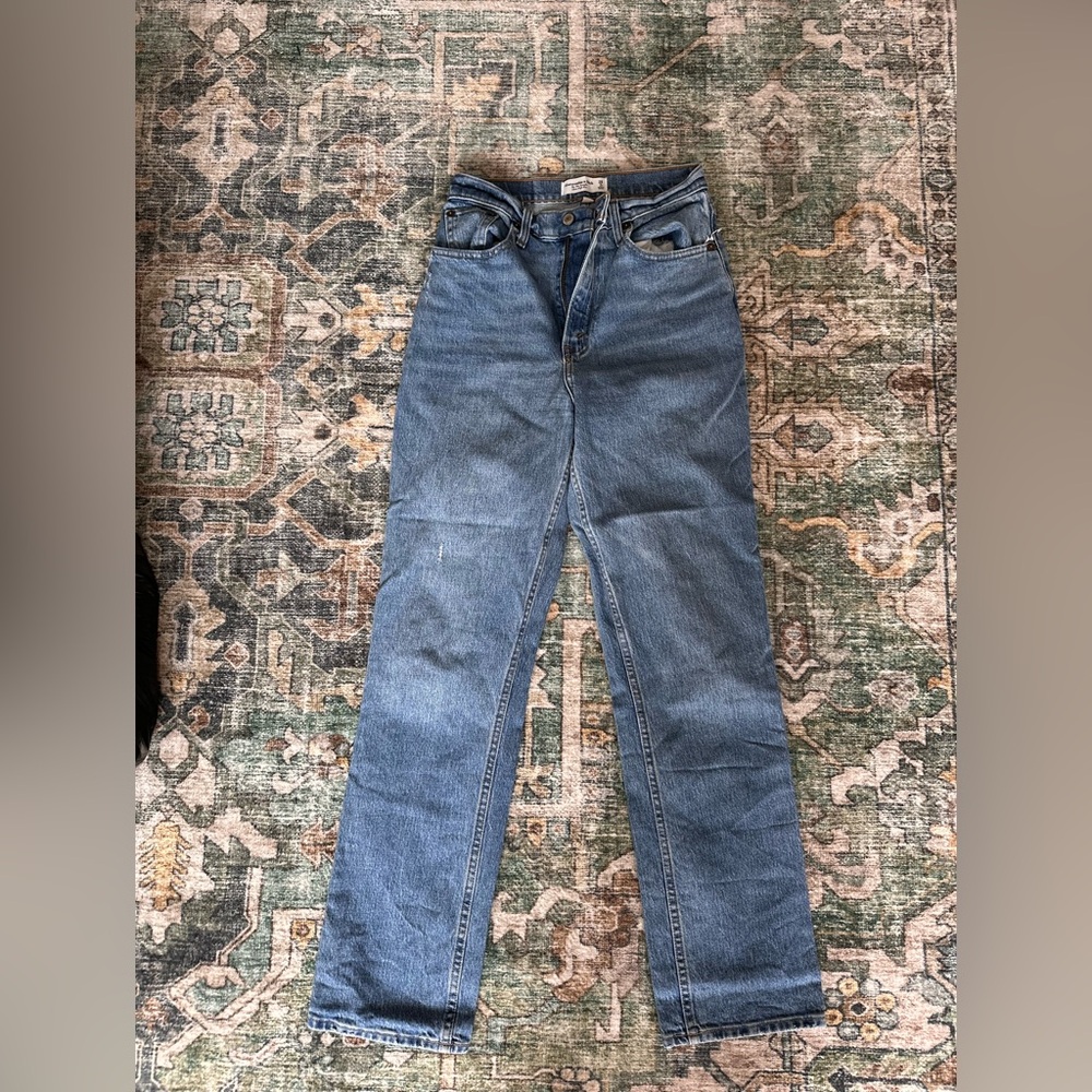 Abercrombie & Fitch Light Blue Ultra High Rise 90s Straight Jeans